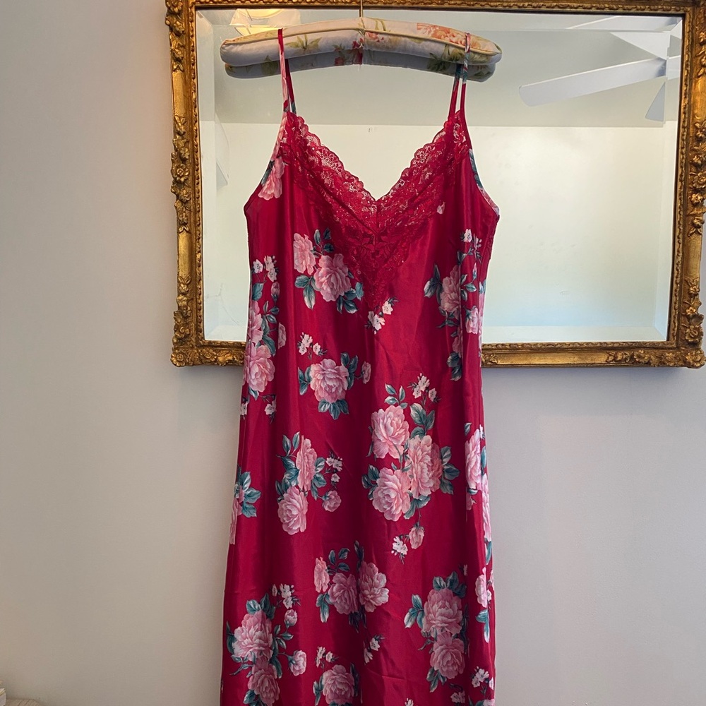 Floral Lace Chemise - Red and Pink